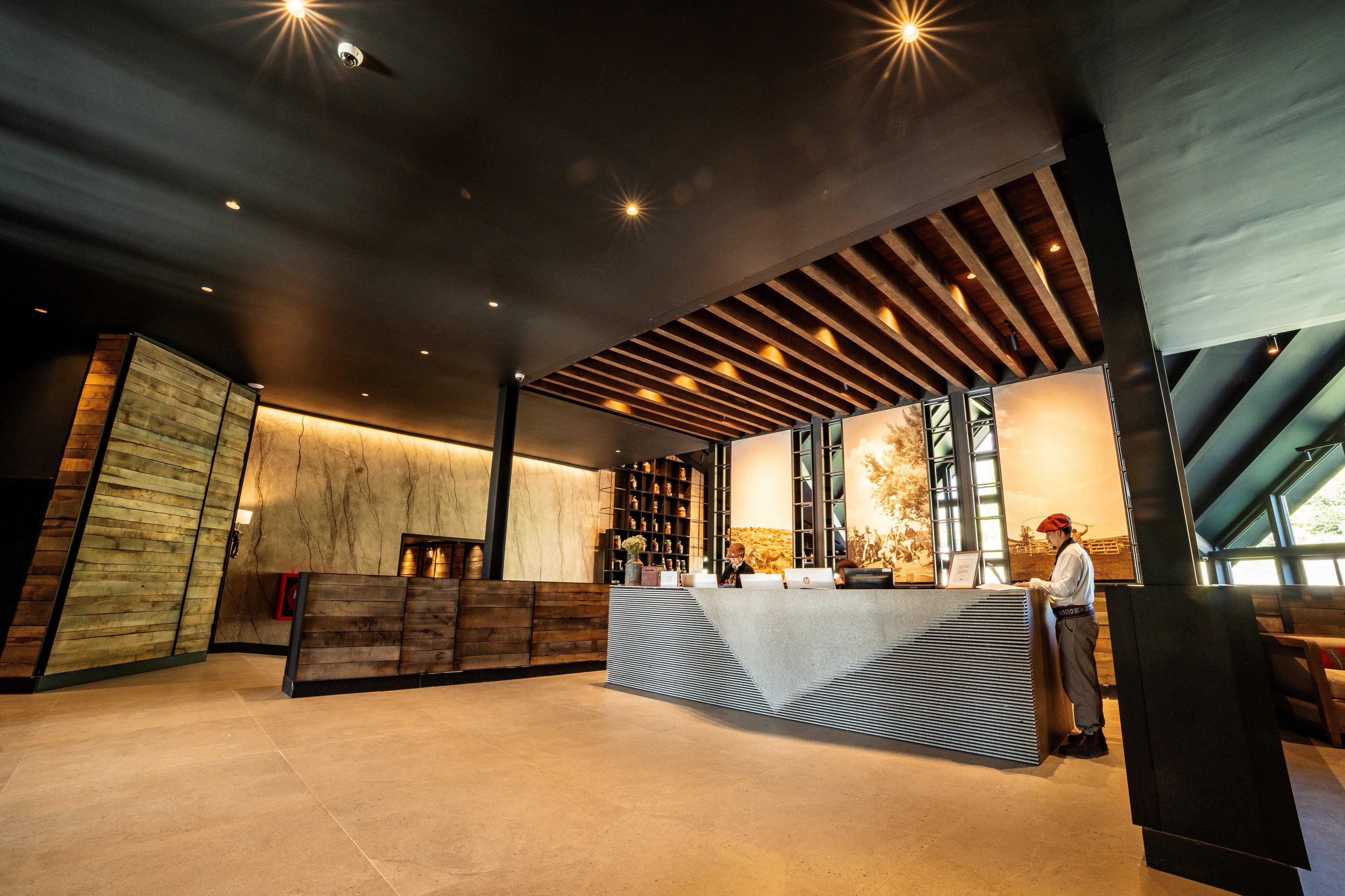 HOTEL-RECEPCION-REMODELACION-2025-09779