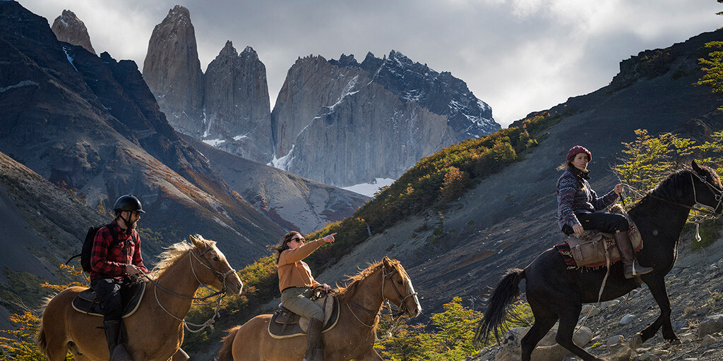 Guided horseback riding tours in Torres del Paine from Hotel Las Torres, exploring Patagonian landscapes on traditional trails—authentic adventure in Chilean Patagonia.