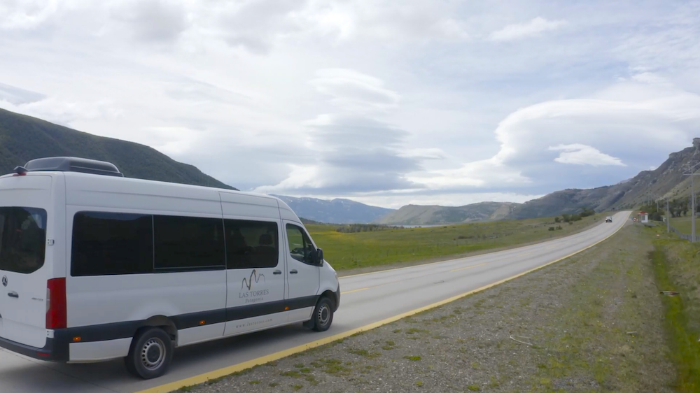 Traslados desde El Calafate: Tu conexión con Las Torres Patagonia desde Argentina